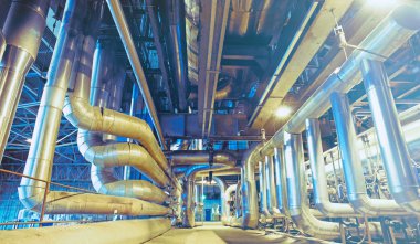 donanımları, kablolar ve borular modern Endüstr içinde bulunan