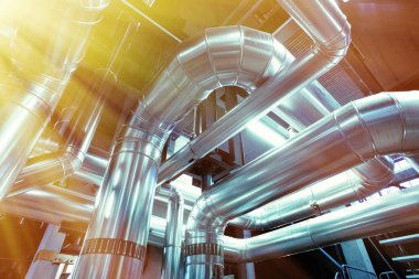 donanımları, kablolar ve borular modern Endüstr içinde bulunan