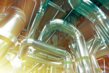 donanımları, kablolar ve borular modern Endüstr içinde bulunan