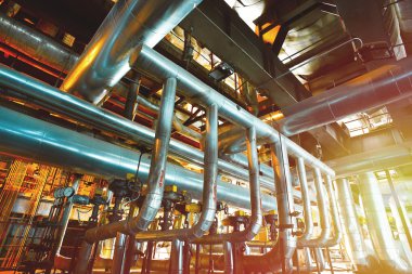 donanımları, kablolar ve borular modern Endüstr içinde bulunan