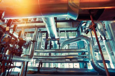 donanımları, kablolar ve borular modern Endüstr içinde bulunan