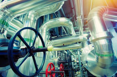 donanımları, kablolar ve borular modern Endüstr içinde bulunan