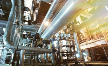 donanımları, kablolar ve borular modern Endüstr içinde bulunan