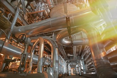 donanımları, kablolar ve borular modern Endüstr içinde bulunan