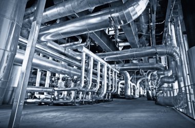 Sanayi Bölgesi, çelik boru hatları, subaplar ve kabloları