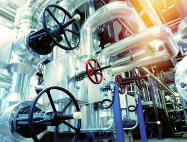 donanımları, kablolar ve borular modern Endüstr içinde bulunan