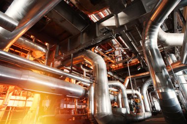 donanımları, kablolar ve borular modern Endüstr içinde bulunan