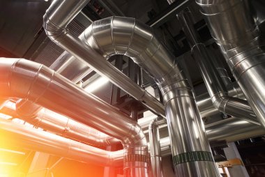 donanımları, kablolar ve borular modern Endüstr içinde bulunan