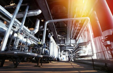 ekipman, kablolar ve borular