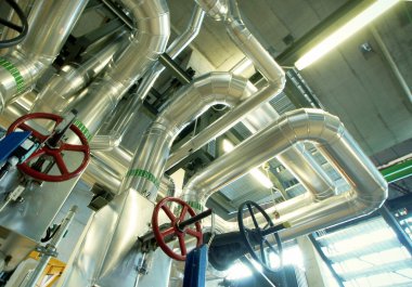 Sanayi Bölgesi, çelik boru hatları, subaplar ve kabloları