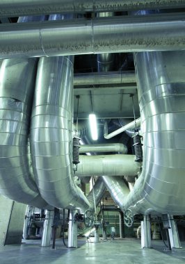 Sanayi Bölgesi, çelik boru hatları, subaplar ve tankları