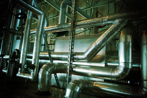 Industrial zone, Steel pipelines, valves and tanks — Stock Photo, Image