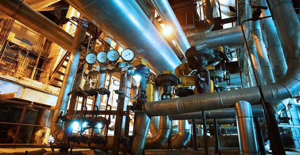 Industrial zone, Steel pipelines, valves and pumps — Stock Photo, Image