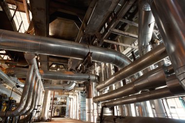 donanımları, kablolar ve borular modern Endüstr içinde bulunan