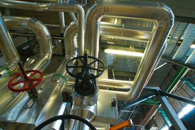 donanımları, kablolar ve borular modern Endüstr içinde bulunan