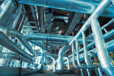 donanımları, kablolar ve borular modern Endüstr içinde bulunan