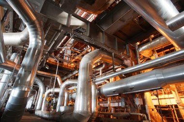 donanımları, kablolar ve borular modern Endüstr içinde bulunan