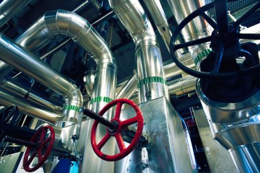 donanımları, kablolar ve borular modern Endüstr içinde bulunan