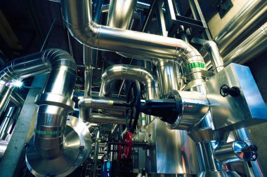 donanımları, kablolar ve borular modern Endüstr içinde bulunan