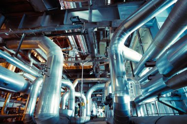 donanımları, kablolar ve borular modern Endüstr içinde bulunan