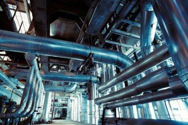 donanımları, kablolar ve borular modern Endüstr içinde bulunan