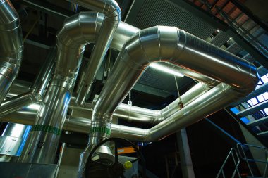 donanımları, kablolar ve borular modern Endüstr içinde bulunan