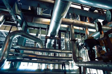 donanımları, kablolar ve borular modern Endüstr içinde bulunan