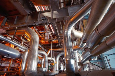 Sanayi bölgesi, mavi tonlu çelik boru hatları.  