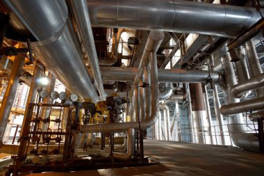 donanımları, kablolar ve borular modern Endüstr içinde bulunan