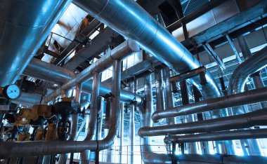 donanımları, kablolar ve borular modern Endüstr içinde bulunan