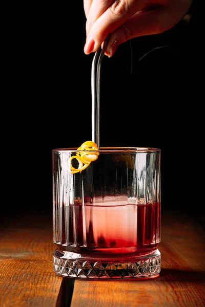 Cocktail di negroni in vetro vecchio stile — Foto Stock