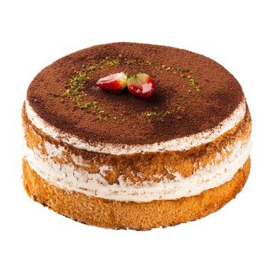 Ayrı dekore edilmiş tiramisu keki beyazın üzerinde.