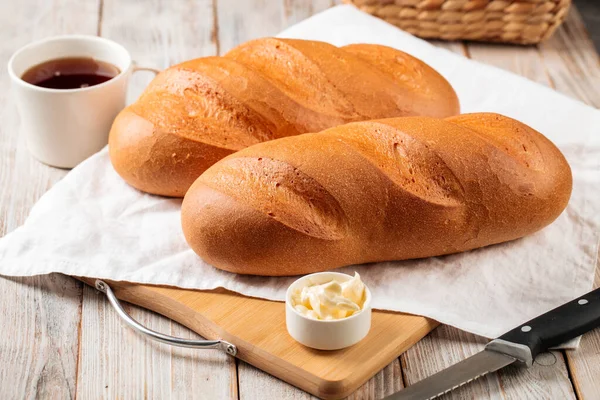 Vitt bröd med smör och kaffe — Stockfoto