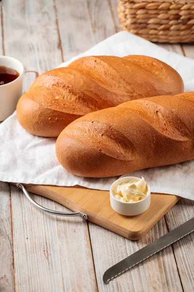 Vitt bröd med smör och kaffe — Stockfoto