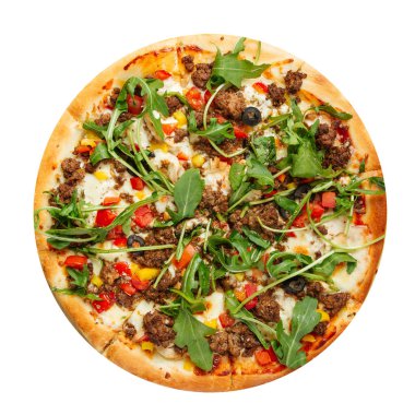 Kıyma ve roka ile izole edilmiş pizza.