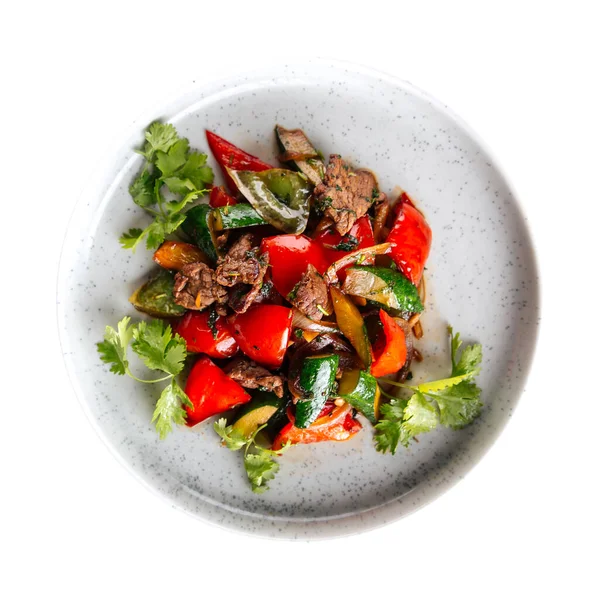Placa aislada de ensalada asiática caliente con carne de res —  Fotos de Stock