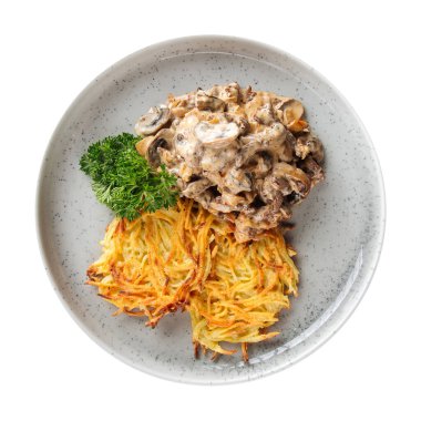 İzole edilmiş patates gözlemesi, mantarlı ve etli.