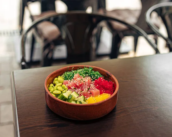 Tazón de atún hawaiano con verduras — Foto de Stock