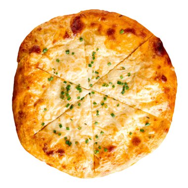 İzole edilmiş Gürcü Megrel Khachapuri peynirli ekmek