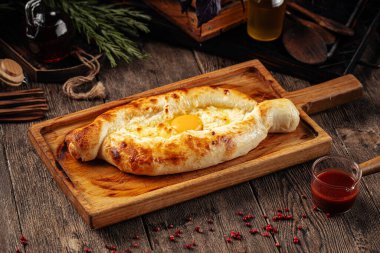 Peynirli Gürcistan ekmekleri