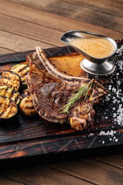 Gurme ızgara dorada balığı.