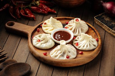 Etle doldurulmuş Gürcü khinkali köftesi.