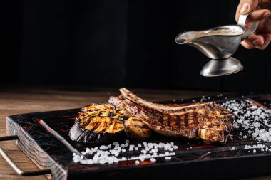 Biber soslu ızgara biftek.