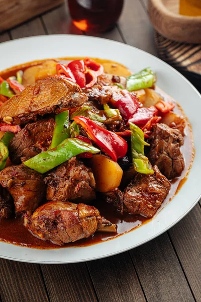 Prato chinês dapanji com guisado de frango e batata — Fotografia de Stock