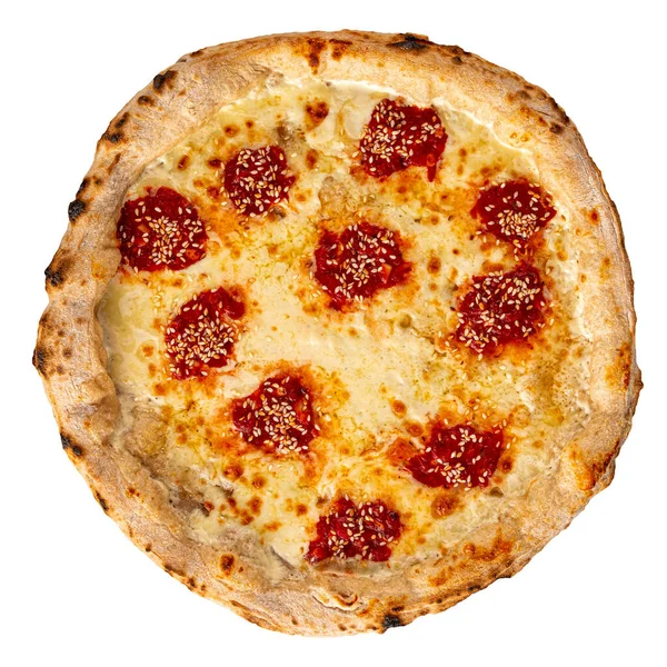 Isolierte Pizza Arrabbiata mit Sesam — Stockfoto