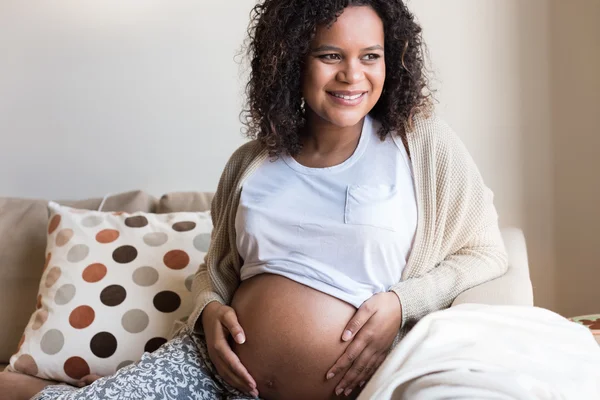 Mujer africana embarazada —  Fotos de Stock