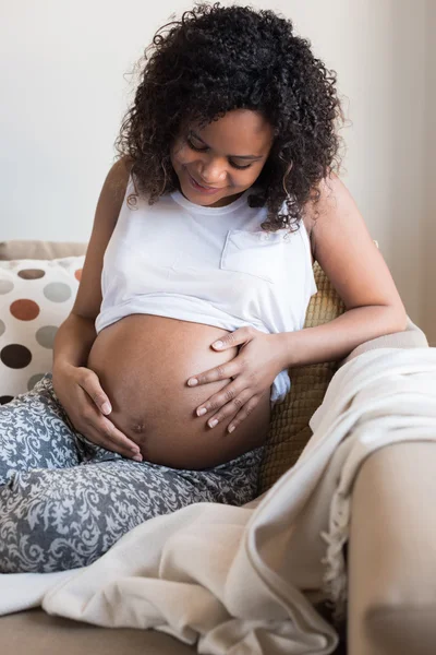 Schwangere Afrikanerin — Stockfoto