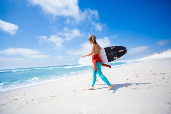 Surfista chica —  Fotos de Stock