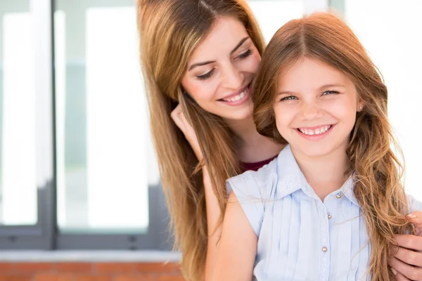 Happy Mother and Daughter — Stock Photo, Image