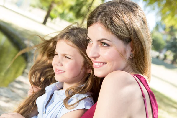 Mutter und Tochter — Stockfoto